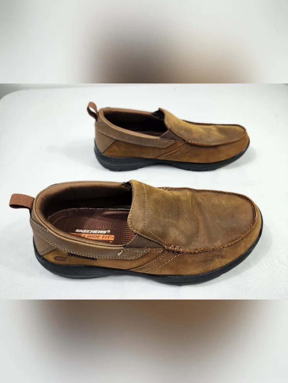 Skechers Men's Size 8 EE Tan Brown Slip-On Casual Distressed Loafers